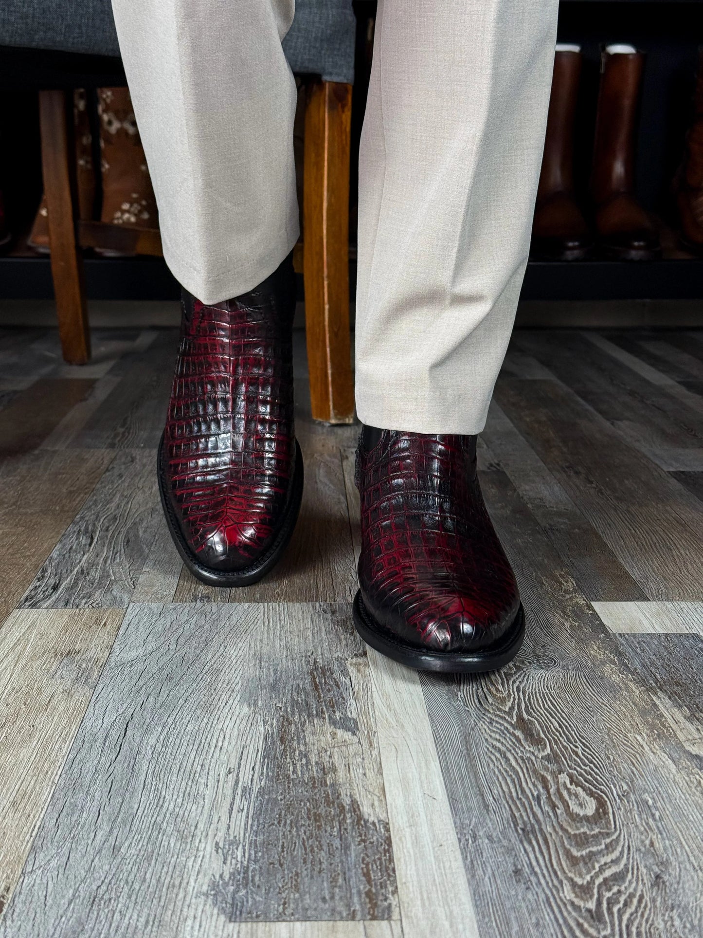 Red Black Crocodile Fuscus Boots Oval