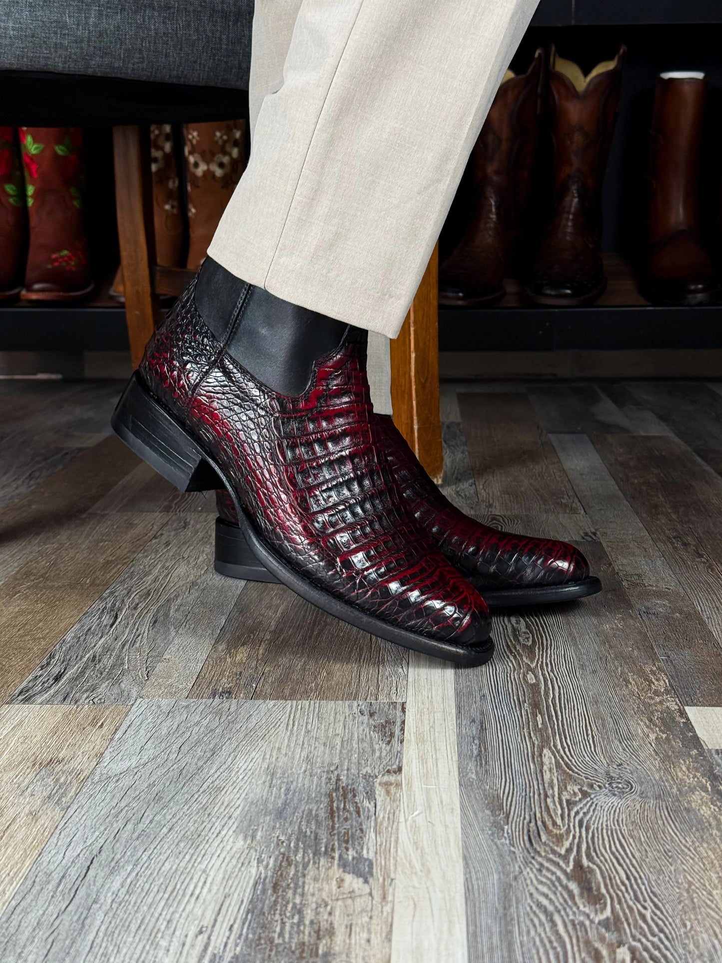 Red Black Crocodile Fuscus Boots Oval