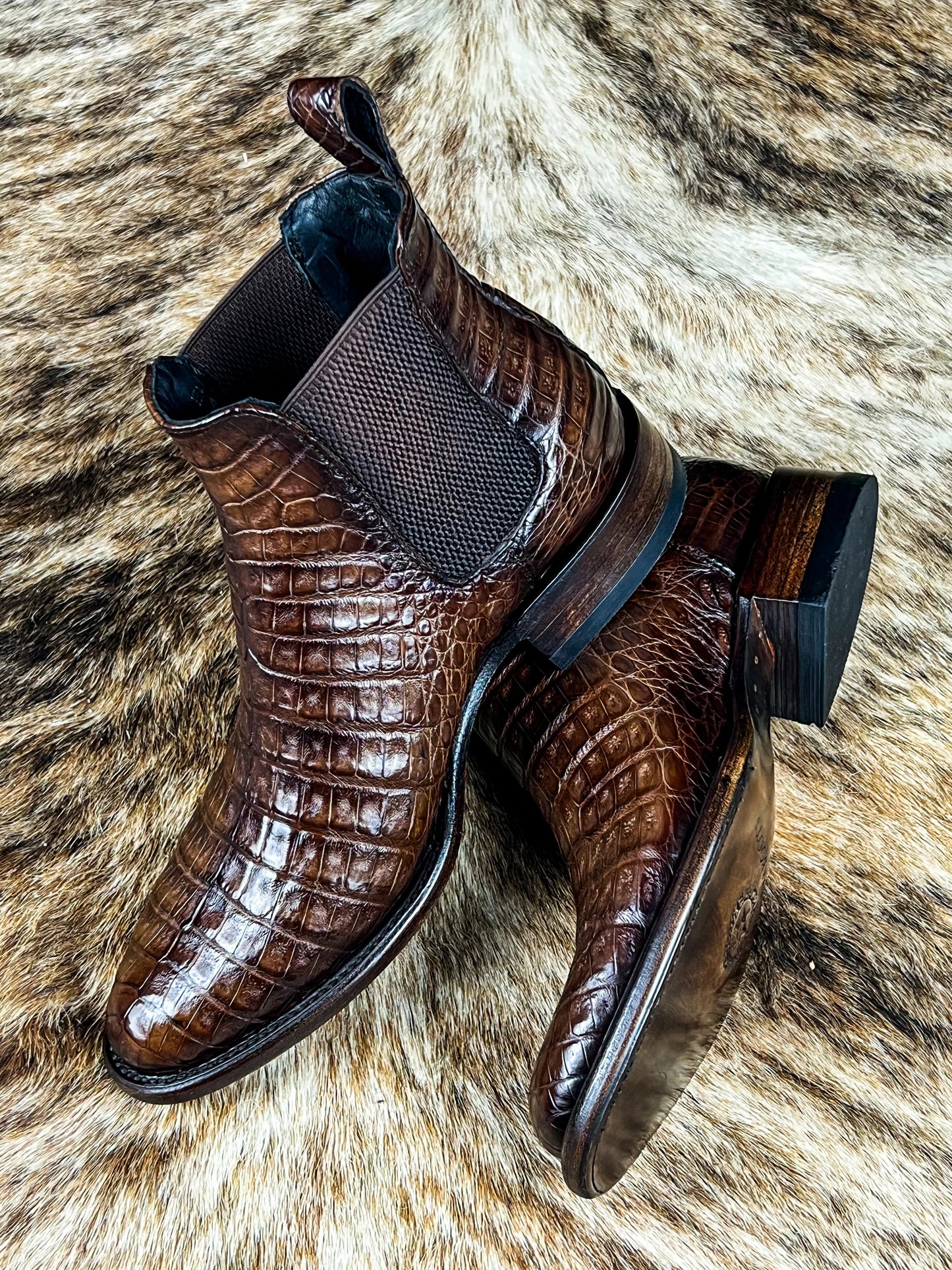 Chelsea Brown Crocodile Oval Fusch
